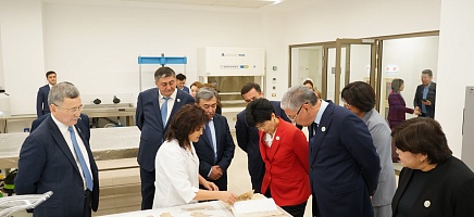 Судьи Конституционного Суда РК посетили Архив Президента фото галереи 7